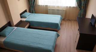 Апартаменты Apartment Uyut Dom Новосибирск Двухместный номер с 2 отдельными кроватями и ванной комнатой-3